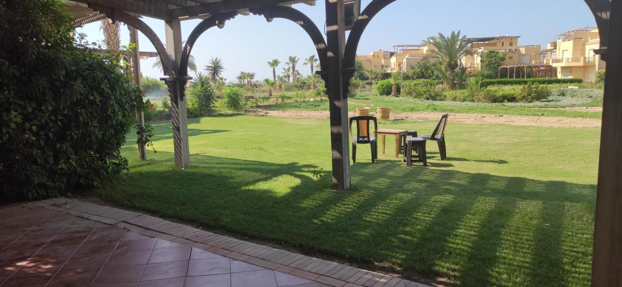 A Sea View Spacious Cheering 5 Bedroom Villa Ain Sokhna "Ain Bay" فيلا كاملة للإيجار قرية العين باي Айн-Сохна Экстерьер фото