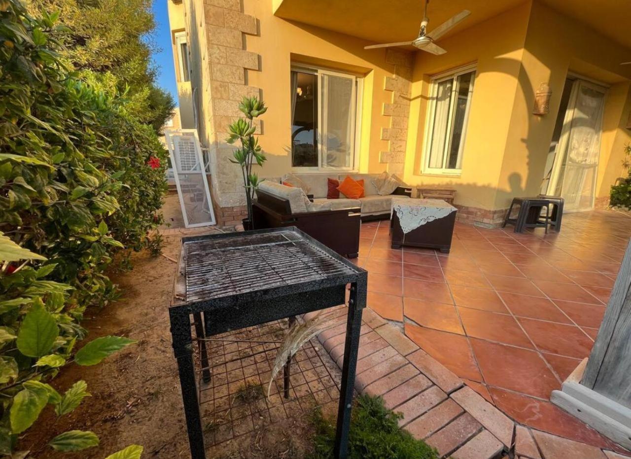 A Sea View Spacious Cheering 5 Bedroom Villa Ain Sokhna "Ain Bay" فيلا كاملة للإيجار قرية العين باي Айн-Сохна Экстерьер фото