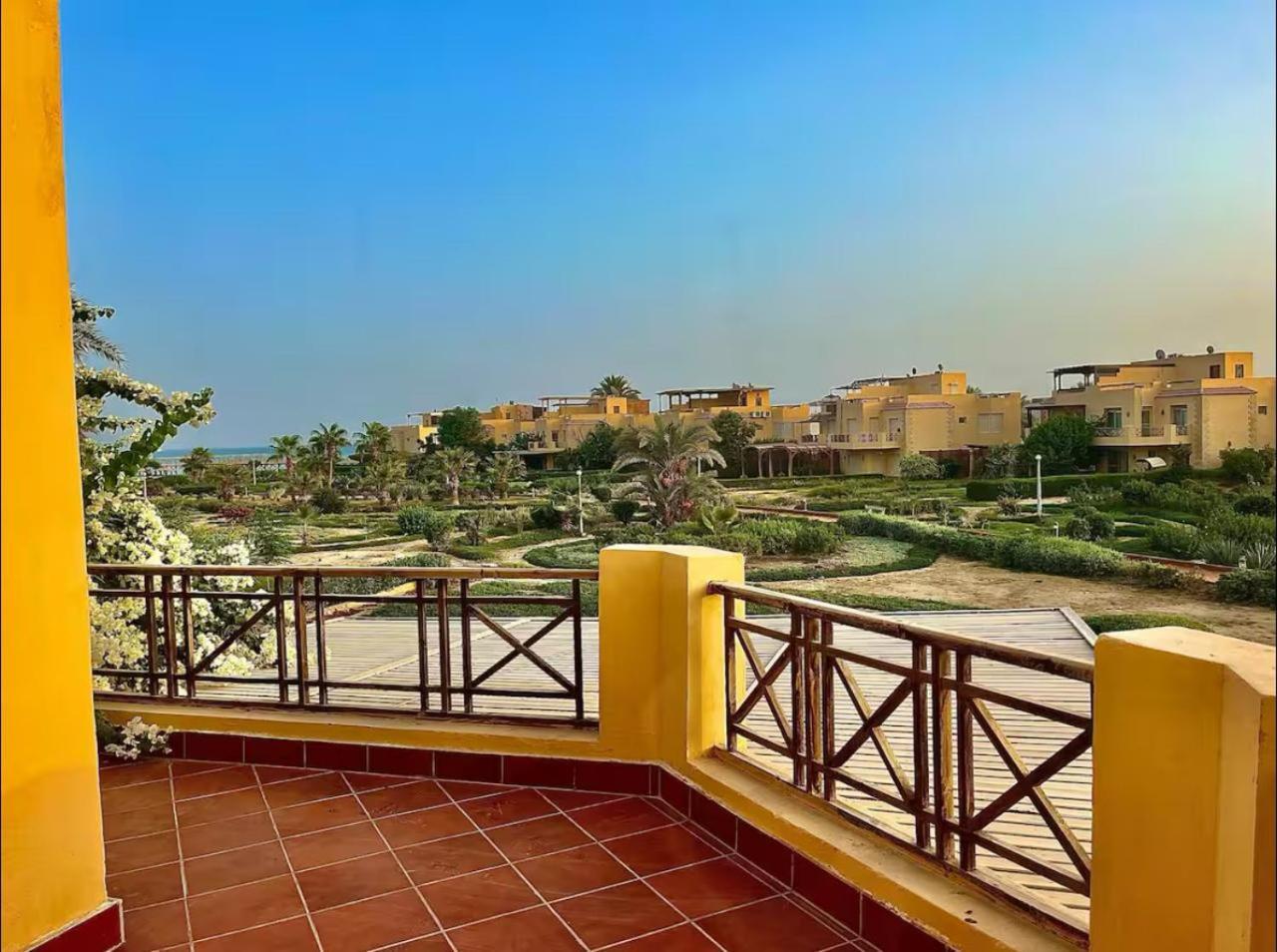 A Sea View Spacious Cheering 5 Bedroom Villa Ain Sokhna "Ain Bay" فيلا كاملة للإيجار قرية العين باي Айн-Сохна Экстерьер фото