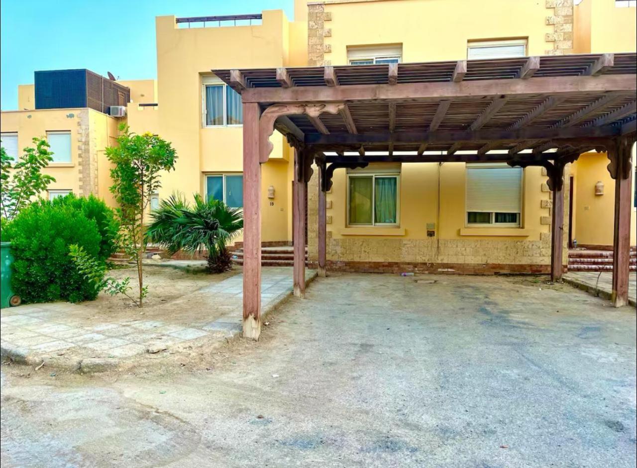 A Sea View Spacious Cheering 5 Bedroom Villa Ain Sokhna "Ain Bay" فيلا كاملة للإيجار قرية العين باي Айн-Сохна Экстерьер фото