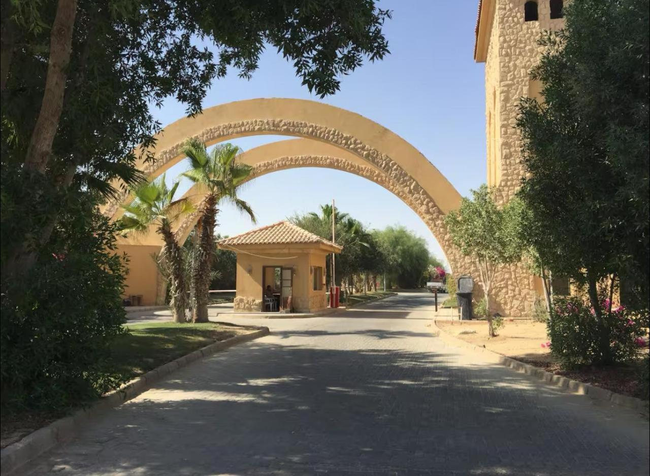A Sea View Spacious Cheering 5 Bedroom Villa Ain Sokhna "Ain Bay" فيلا كاملة للإيجار قرية العين باي Айн-Сохна Экстерьер фото