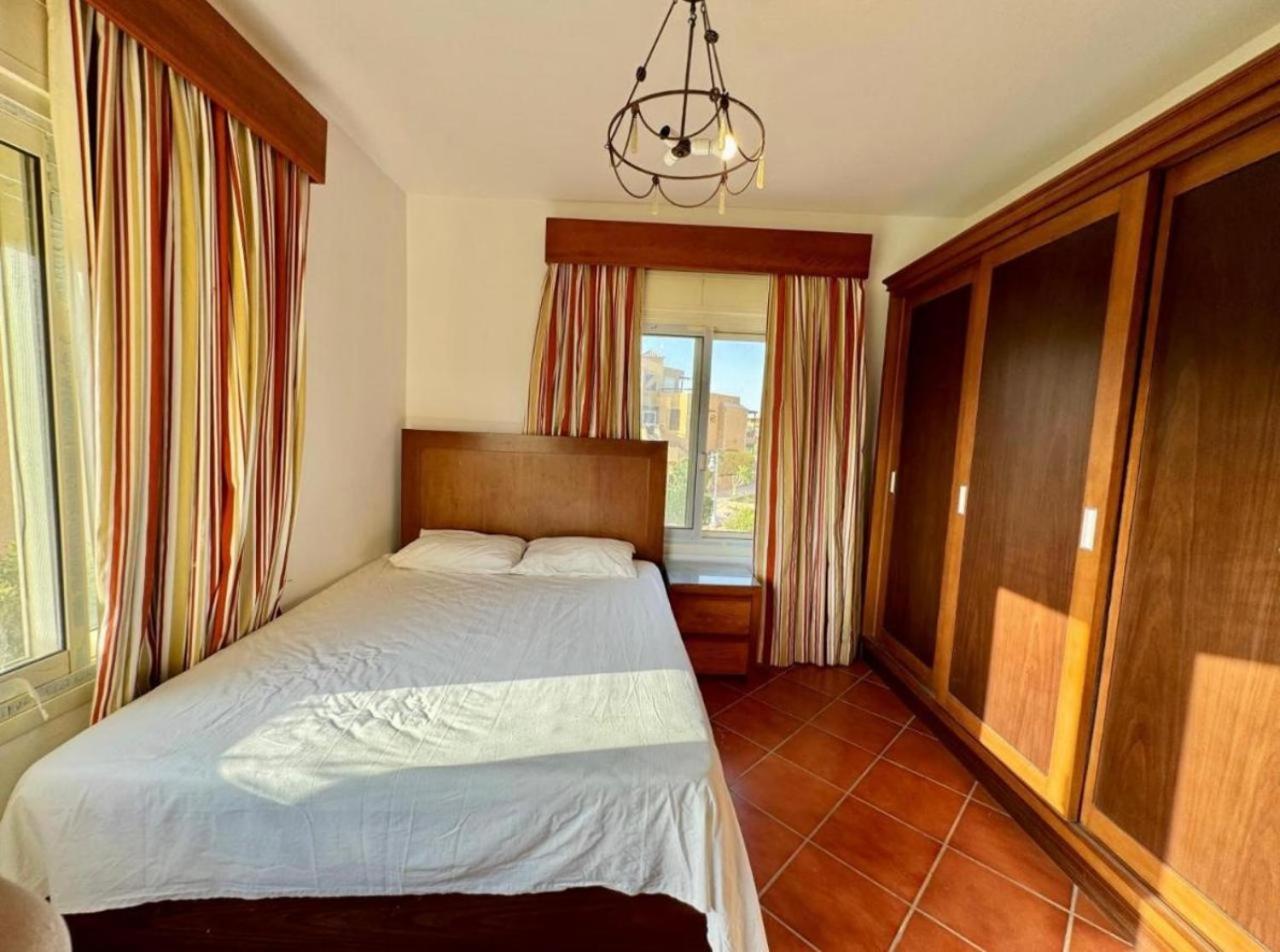 A Sea View Spacious Cheering 5 Bedroom Villa Ain Sokhna "Ain Bay" فيلا كاملة للإيجار قرية العين باي Айн-Сохна Экстерьер фото