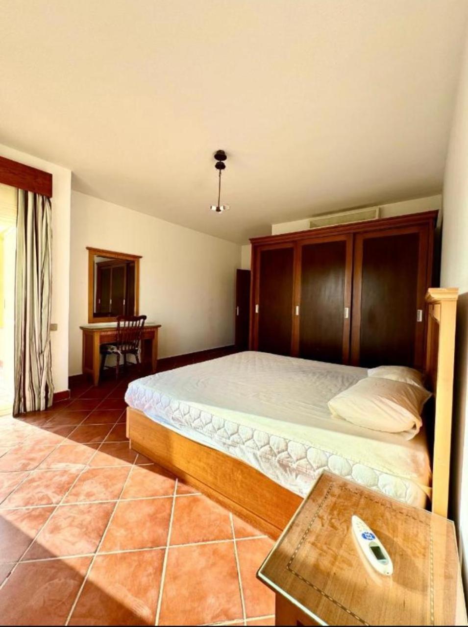 A Sea View Spacious Cheering 5 Bedroom Villa Ain Sokhna "Ain Bay" فيلا كاملة للإيجار قرية العين باي Айн-Сохна Экстерьер фото
