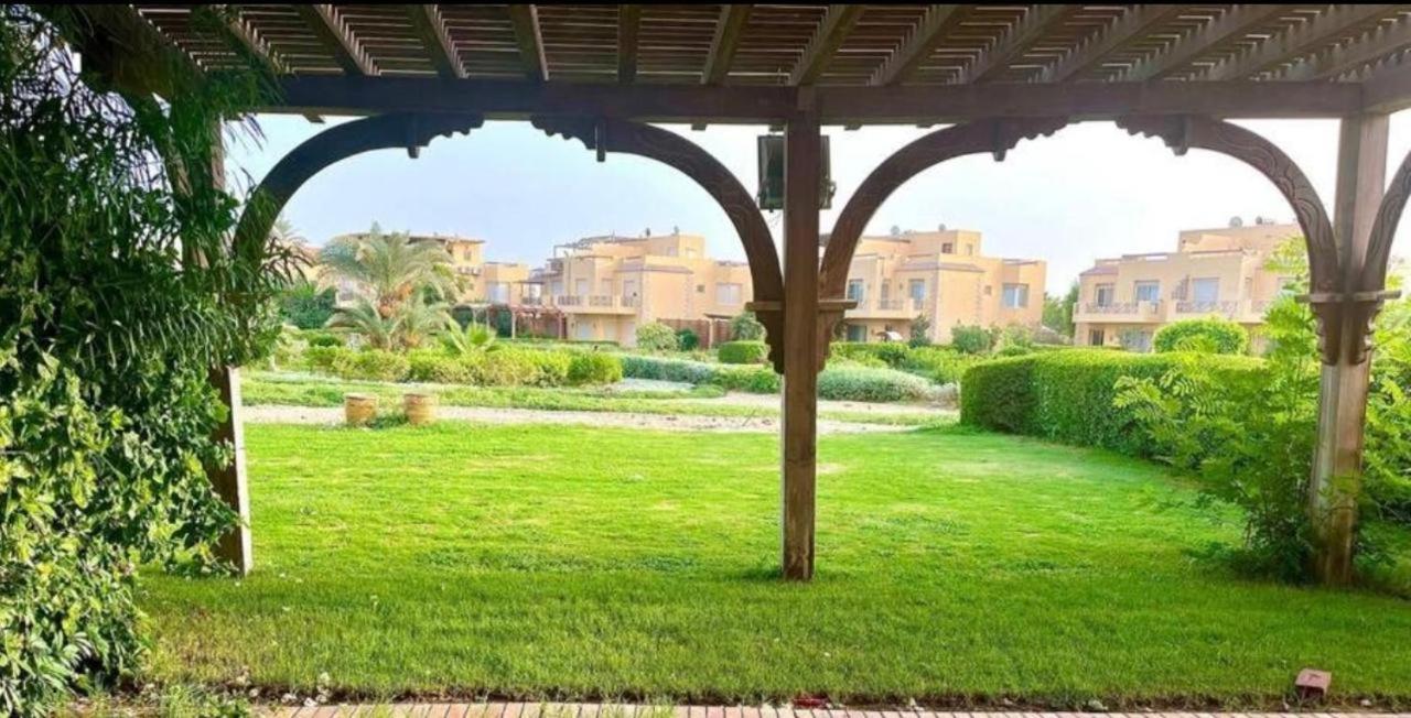 A Sea View Spacious Cheering 5 Bedroom Villa Ain Sokhna "Ain Bay" فيلا كاملة للإيجار قرية العين باي Айн-Сохна Экстерьер фото